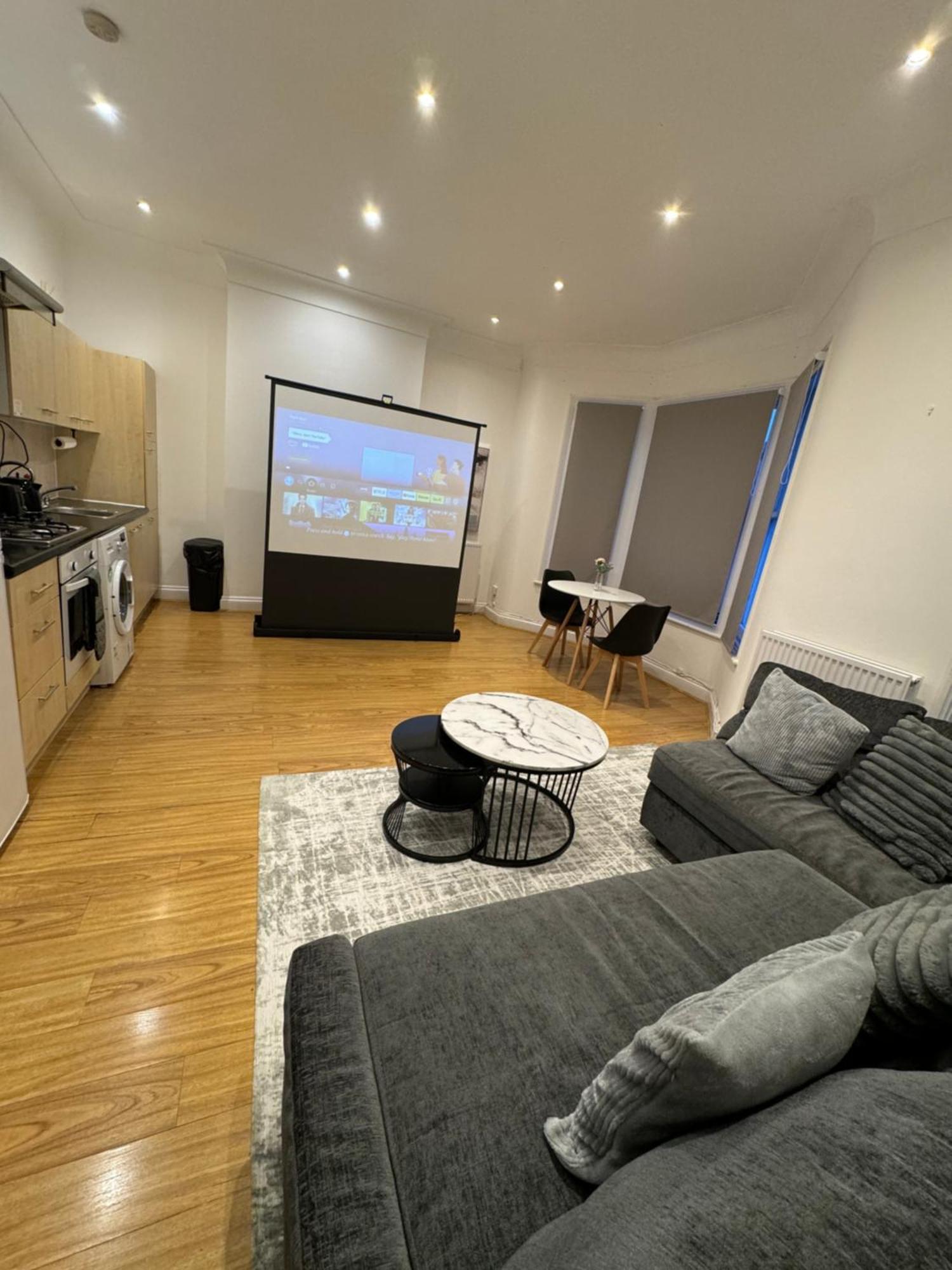 Spacious 2 Bed Flat In لندن المظهر الخارجي الصورة